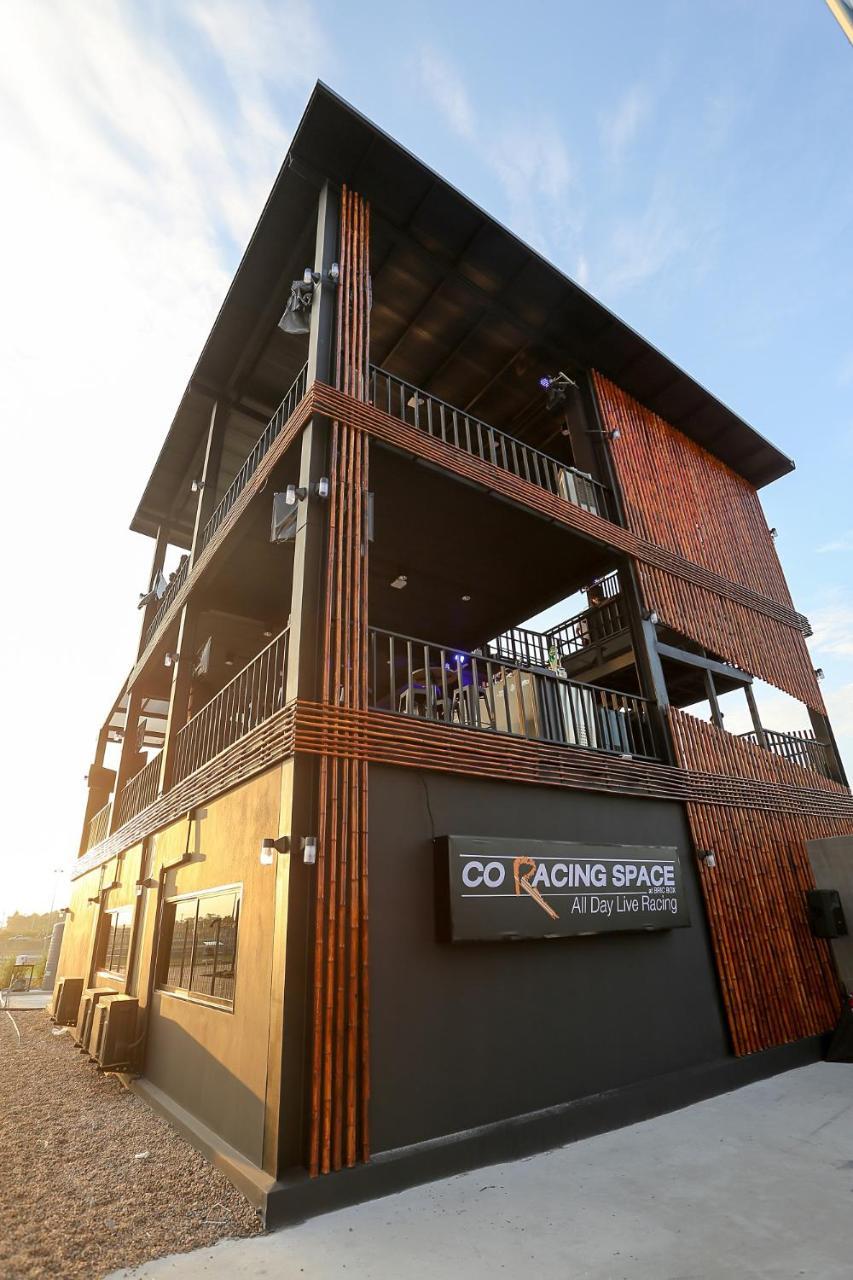 Bric Box Hotel Buriram Dış mekan fotoğraf